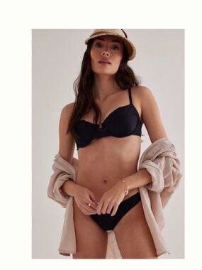 NWT ANTHROPOLOGIE DIPPIN’ DAISY Gigi Black Underwire Bikini Top